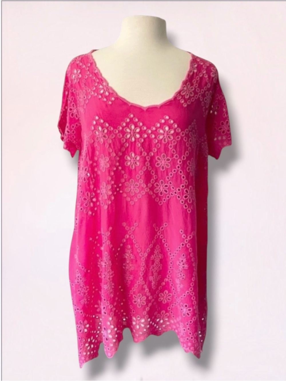 JOHNNY WAS FUCHSIA EYELET BOHEMIAN TUNIC TOP SIZE MEDIUM